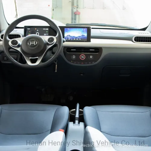 Popular Color Family EV Electric Car for Young People